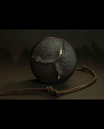 toad on lotusleaf, Kröte, Cornel, Schneider, Boxwood, Buchsbaum, Acrylglas, Ivory, jpeg, jpg, scuplture, Schnitzerei, Carving, okimono