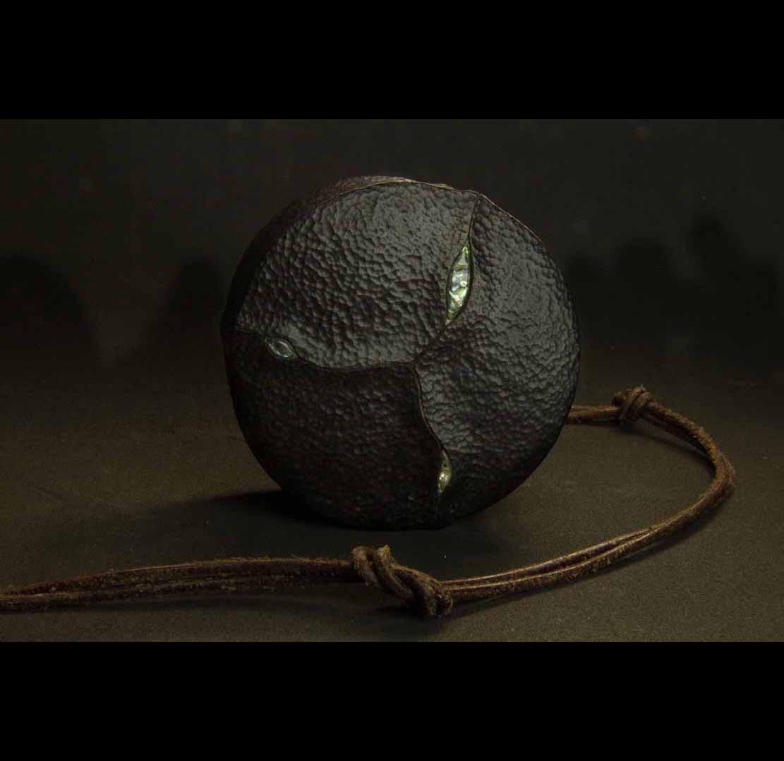 MEETING, Toad, Aspisviper, Kröte, Cornel, Schneider, Boxwood, Buchsbaum, Acrylglass, jpeg, jpg, scuplture, Schnitzerei, Carving,okimono