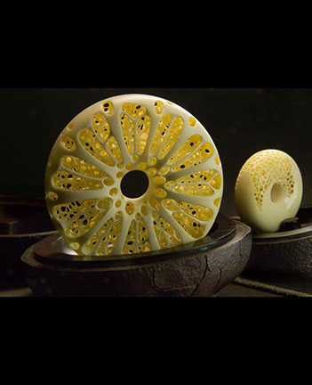 toad on lotusleaf, Kröte, Cornel, Schneider, Boxwood, Buchsbaum, Acrylglas, Ivory, jpeg, jpg, scuplture, Schnitzerei, Carving, okimono