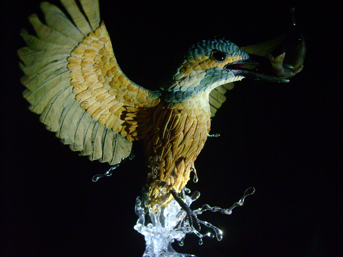 Eisvogel, Kingfisher, Watersplash, Hunting, Fish, Cornel, Schneider, Boxwood, Buchsbaum, jpeg, jpg, scuplture, Schnitzerei, Carving, okimono