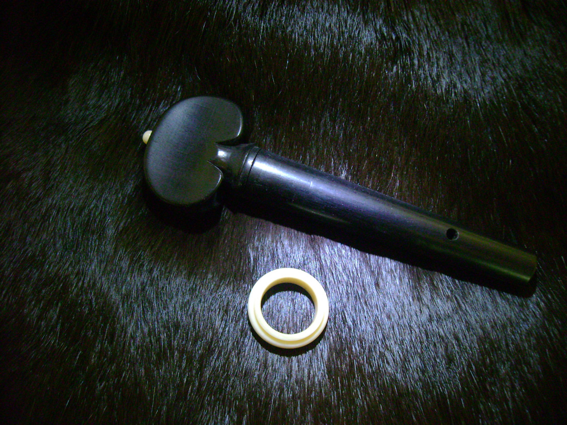 Violin-embryo, Geige, Cellowirbel, Cello tuning peg, smallest violin, Cornel, Schneider, Boxwood, Buchsbaum,  jpeg, jpg, scuplture, Schnitzerei,