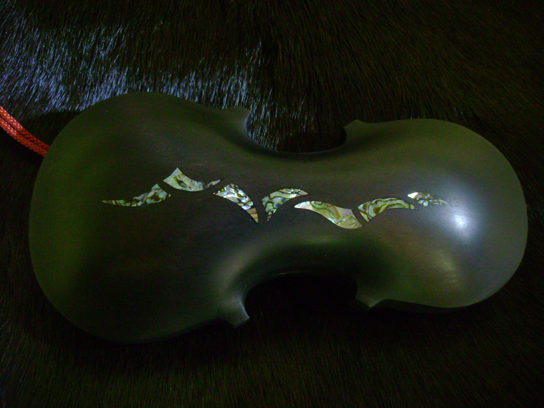 Violin-embryo, Geige, Cellowirbel, Cello tuning peg, smallest violin, Cornel, Schneider, Boxwood, Buchsbaum,  jpeg, jpg, scuplture, Schnitzerei,