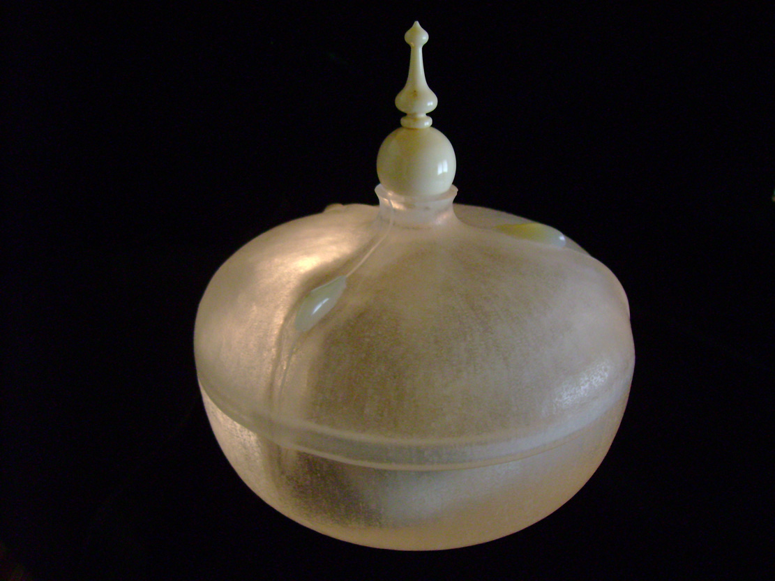 The nude, Akt, Cornel, Schneider, Boxwood, Buchsbaum,  acrylglass, ivory jpeg, jpg, scuplture, Schnitzerei, Carving, okimono