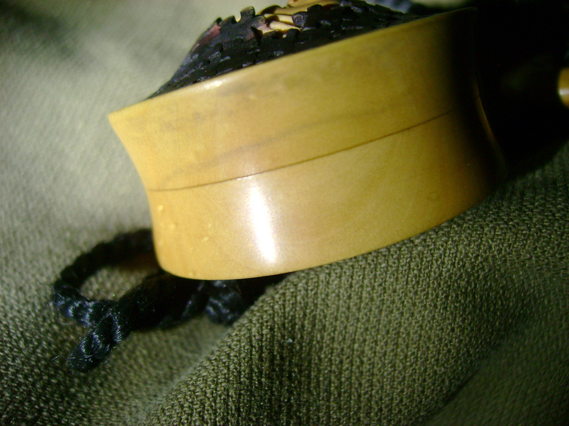 Breaktrough, Durchbruch, puzzle, face, Cornel, Schneider, Boxwood, Buchsbaum,  jpeg, jpg, scuplture, Schnitzerei, Carving, netsuke, manju