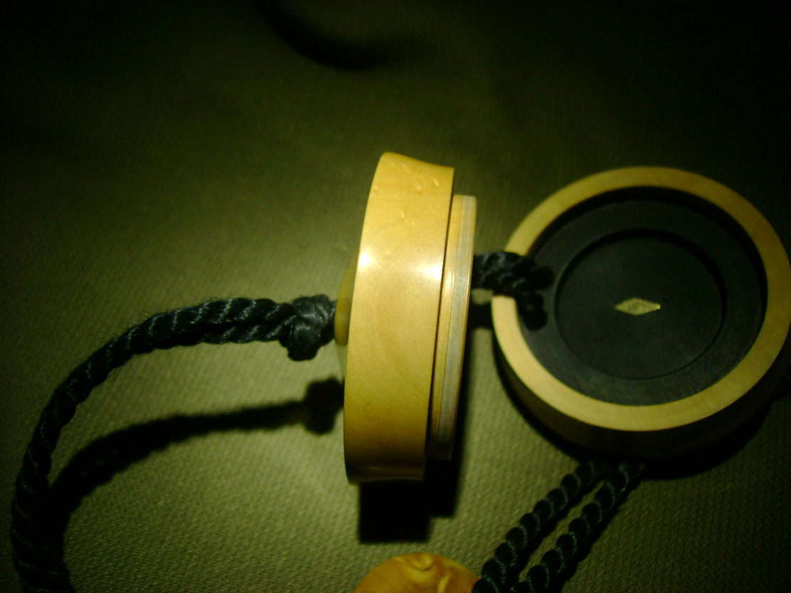 Breaktrough, Durchbruch, puzzle, face, Cornel, Schneider, Boxwood, Buchsbaum,  jpeg, jpg, scuplture, Schnitzerei, Carving, netsuke, manju