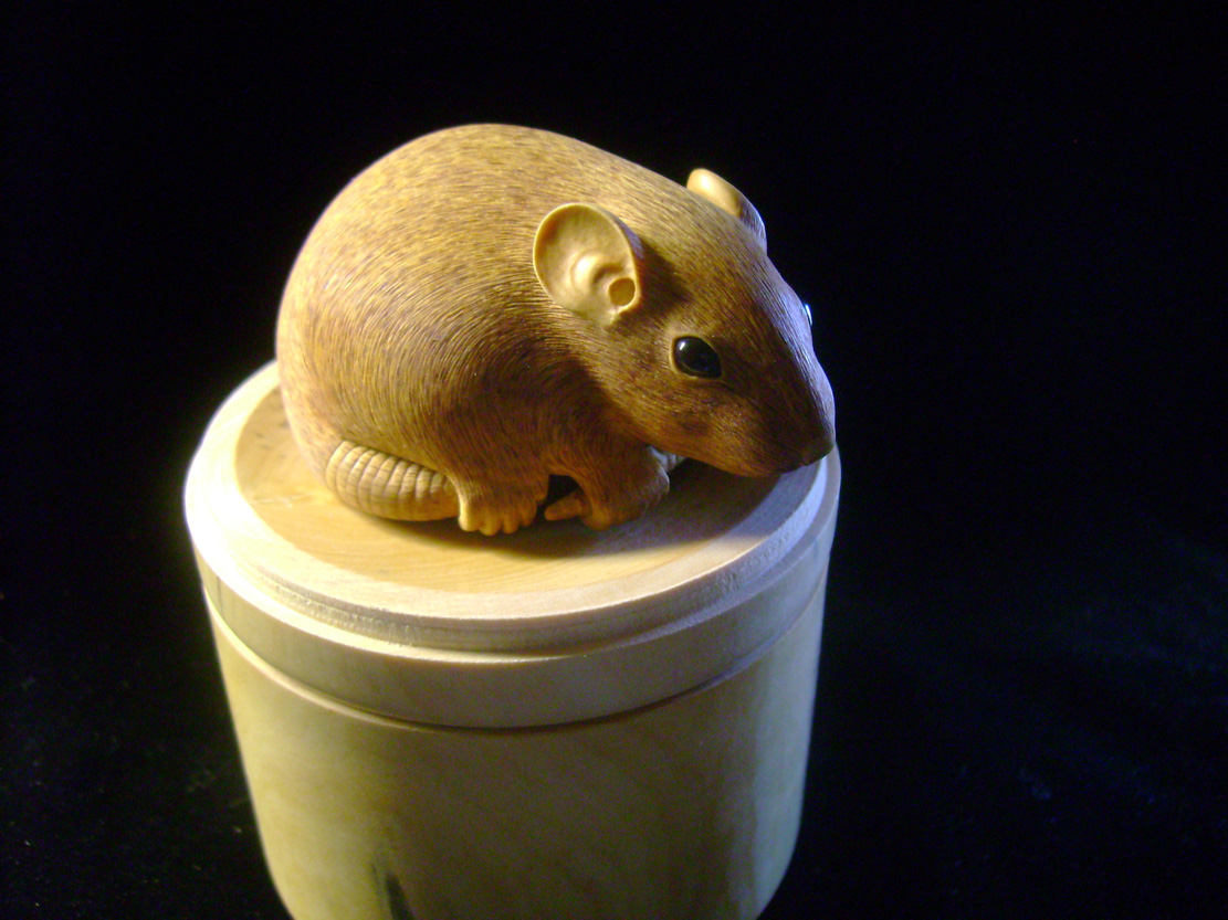 HOMMAGE À TOMOKAZU, rat, ratte, box, Cornel, Schneider, Boxwood, Buchsbaum,  jpeg, jpg, scuplture, Schnitzerei, Carving, netsuke