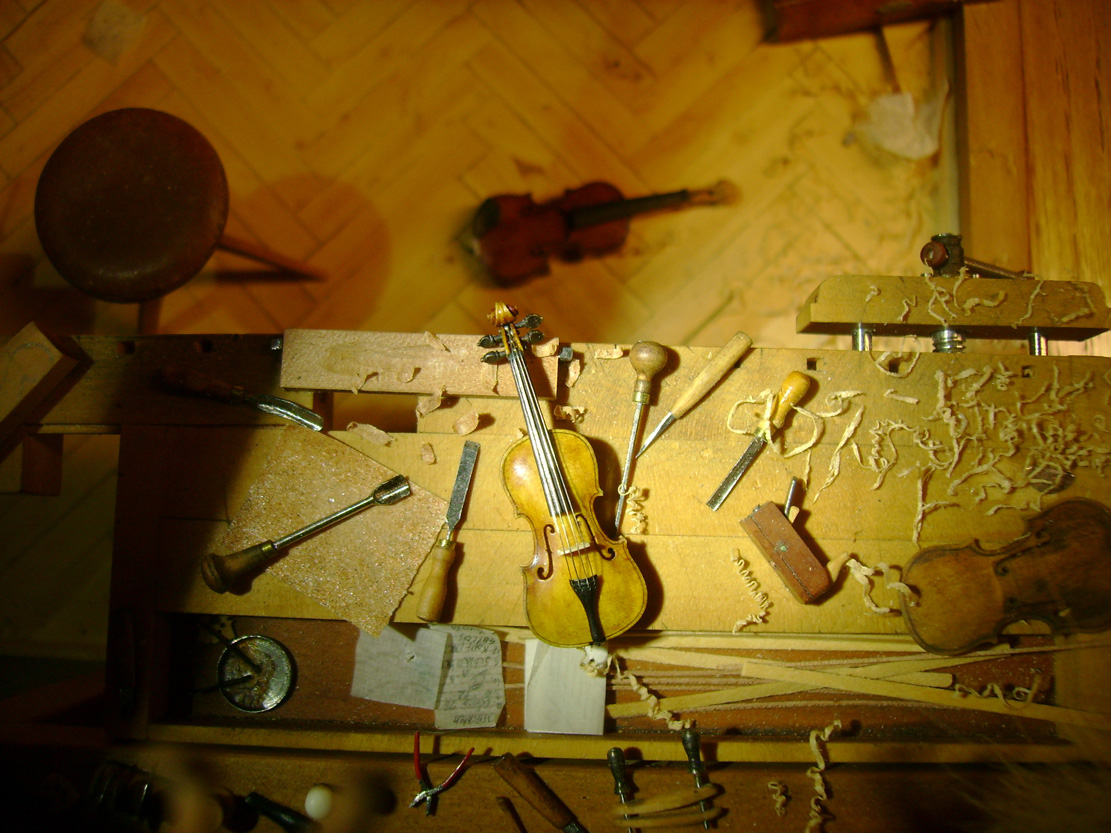 Violin Workshop, Geigen, Werkstatt, miniature, 1:21,Cornel, Schneider, Boxwood, Buchsbaum,  jpeg, jpg, scuplture, Schnitzerei, Carving, Modell, 