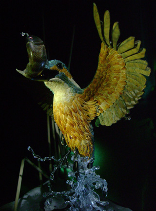 Eisvogel, Kingfisher, Watersplash, Hunting, Fish, Cornel, Schneider, Boxwood, Buchsbaum, jpeg, jpg, scuplture, Schnitzerei, Carving, okimono