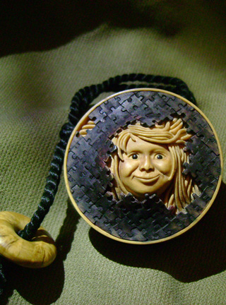 Breaktrough, Durchbruch, puzzle, face, Cornel, Schneider, Boxwood, Buchsbaum,  jpeg, jpg, scuplture, Schnitzerei, Carving, netsuke, manju