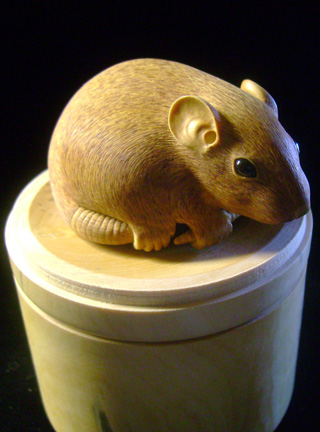 HOMMAGE À TOMOKAZU, rat, ratte, box, Cornel, Schneider, Boxwood, Buchsbaum,  jpeg, jpg, scuplture, Schnitzerei, Carving, netsuke
