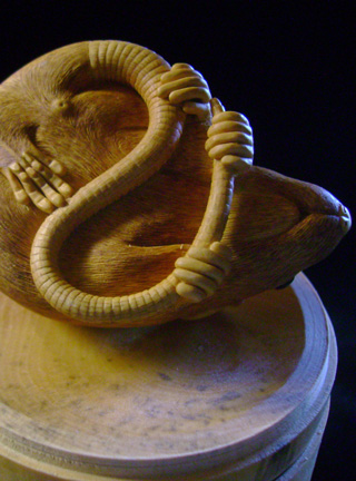HOMMAGE À TOMOKAZU, rat, ratte, box, Cornel, Schneider, Boxwood, Buchsbaum,  jpeg, jpg, scuplture, Schnitzerei, Carving, netsuke