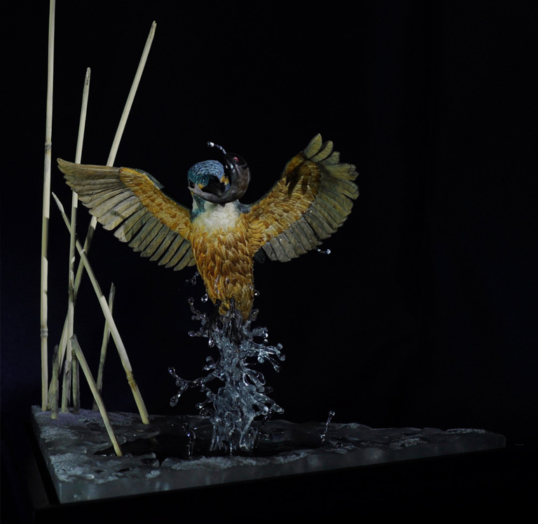 Eisvogel, Kingfisher, Watersplash, Hunting, Fish, Cornel, Schneider, Boxwood, Buchsbaum, jpeg, jpg, scuplture, Schnitzerei, Carving, okimono