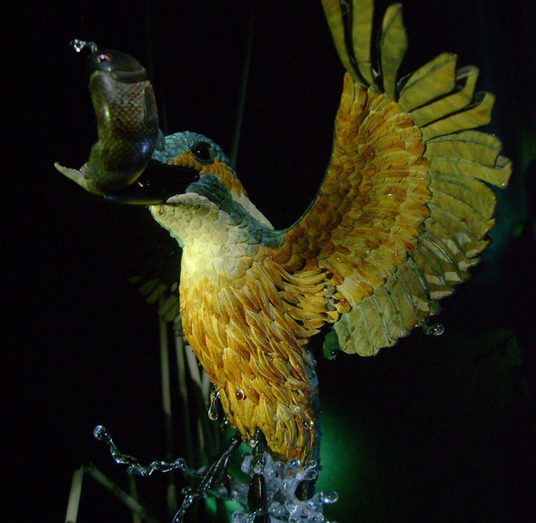 Eisvogel, Kingfisher, Watersplash, Hunting, Fish, Cornel, Schneider, Boxwood, Buchsbaum, jpeg, jpg, scuplture, Schnitzerei, Carving, okimono