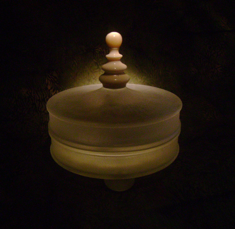 toad on lotusleaf, Kröte, Cornel, Schneider, Boxwood, Buchsbaum, Acrylglas, Ivory, jpeg, jpg, scuplture, Schnitzerei, Carving, okimono