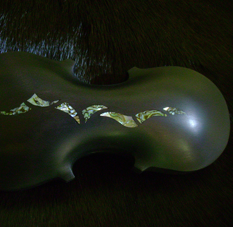 Violin-embryo, Geige, Cellowirbel, Cello tuning peg, smallest violin, Cornel, Schneider, Boxwood, Buchsbaum,  jpeg, jpg, scuplture, Schnitzerei,