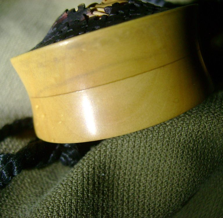 Breaktrough, Durchbruch, puzzle, face, Cornel, Schneider, Boxwood, Buchsbaum,  jpeg, jpg, scuplture, Schnitzerei, Carving, netsuke, manju