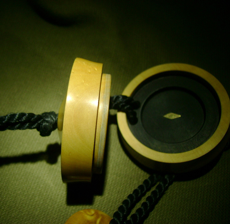 Breaktrough, Durchbruch, puzzle, face, Cornel, Schneider, Boxwood, Buchsbaum,  jpeg, jpg, scuplture, Schnitzerei, Carving, netsuke, manju