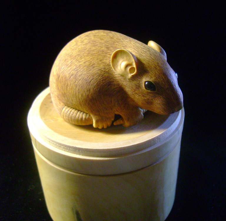 HOMMAGE À TOMOKAZU, rat, ratte, box, Cornel, Schneider, Boxwood, Buchsbaum,  jpeg, jpg, scuplture, Schnitzerei, Carving, netsuke