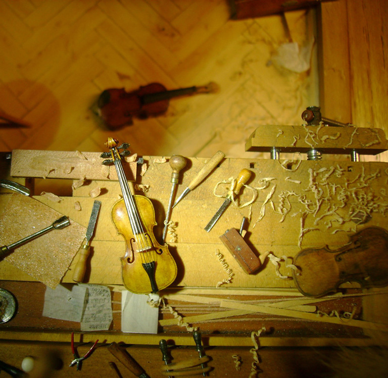 Violin Workshop, Geigen, Werkstatt, miniature, 1:21,Cornel, Schneider, Boxwood, Buchsbaum,  jpeg, jpg, scuplture, Schnitzerei, Carving, Modell, 